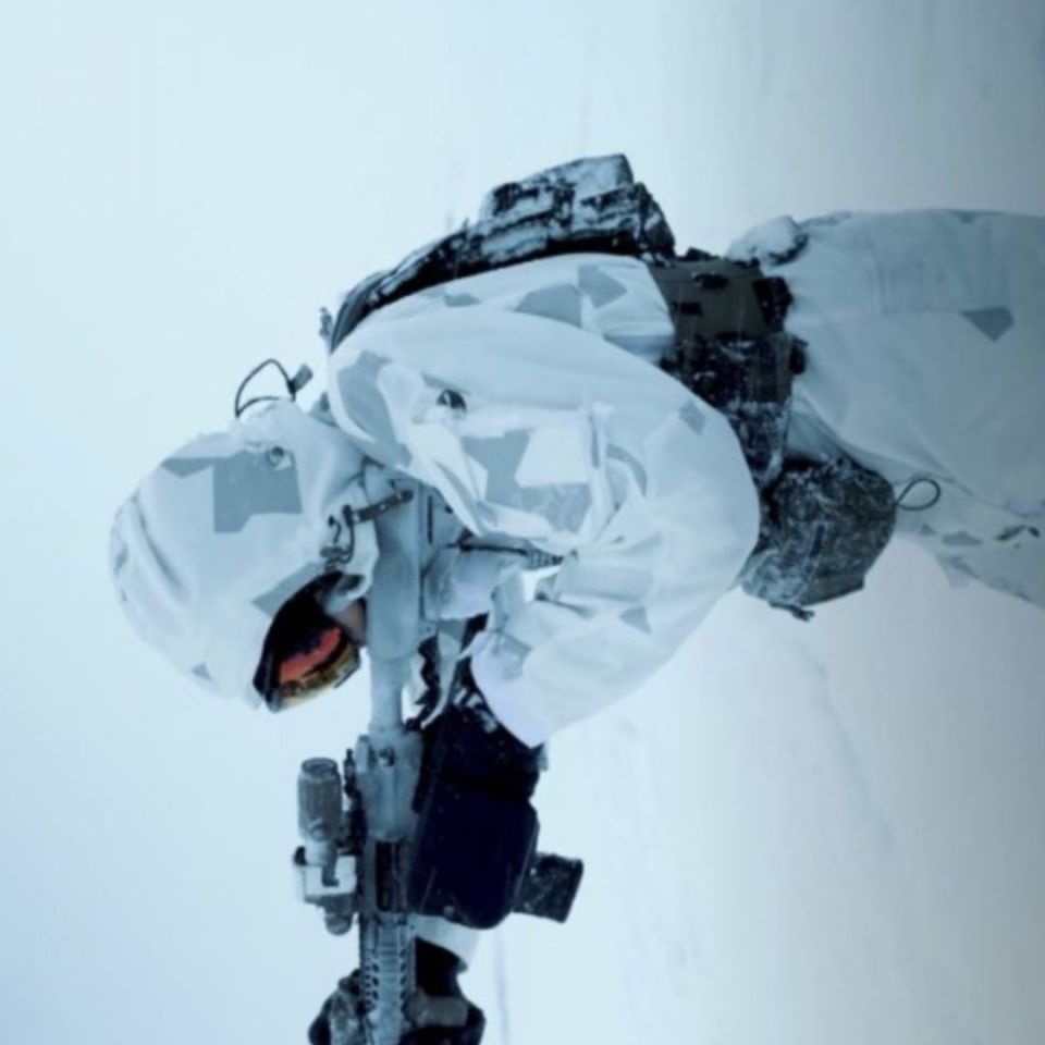 Image 3 - WTB: Lucas Overwhites