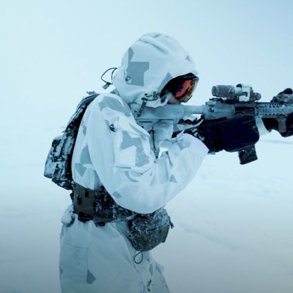 Image 1 - WTB: Lucas Overwhites