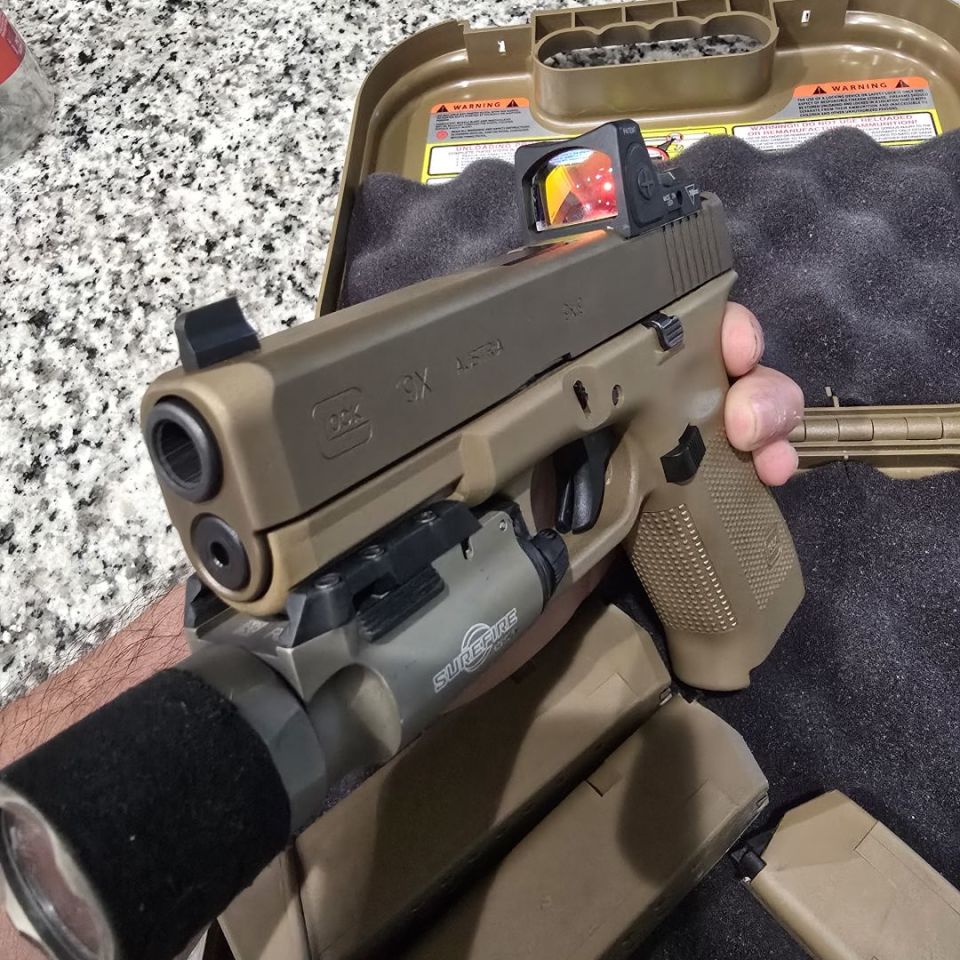 Image 3 - Glock 19x with RMR and x300