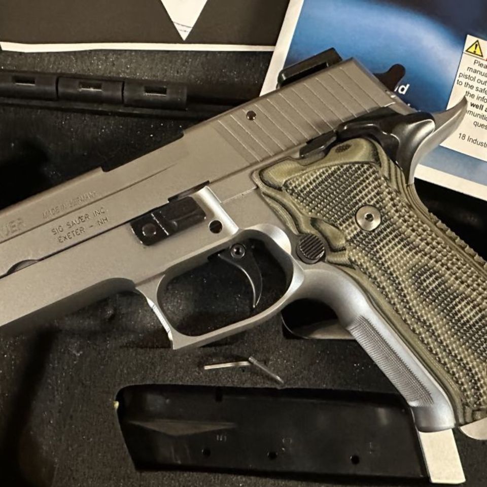 Image 3 - Sig P226 X5 Short & Smart