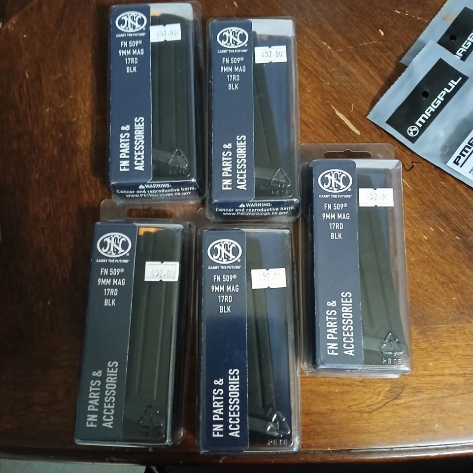 Image 1 - 3x NIB fn 509 17rnd mags