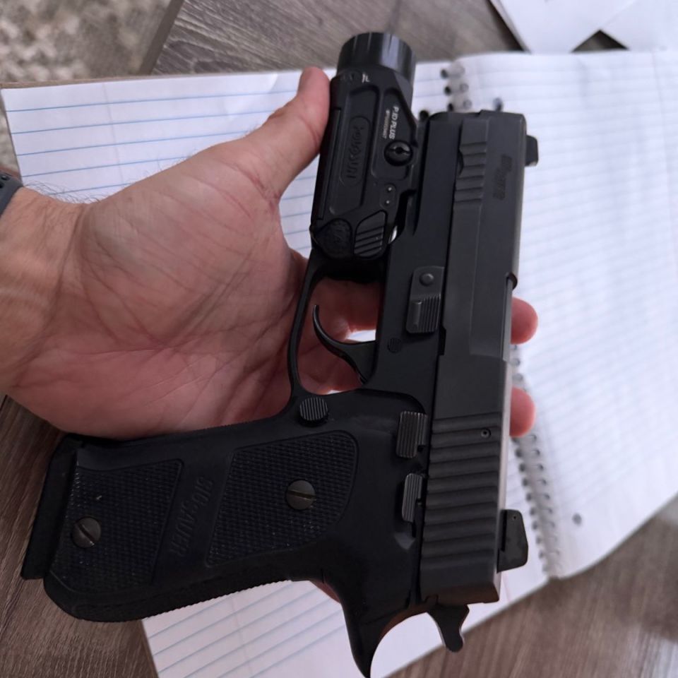 Image 2 - Sig Sauer 220 Carry Dark Elite