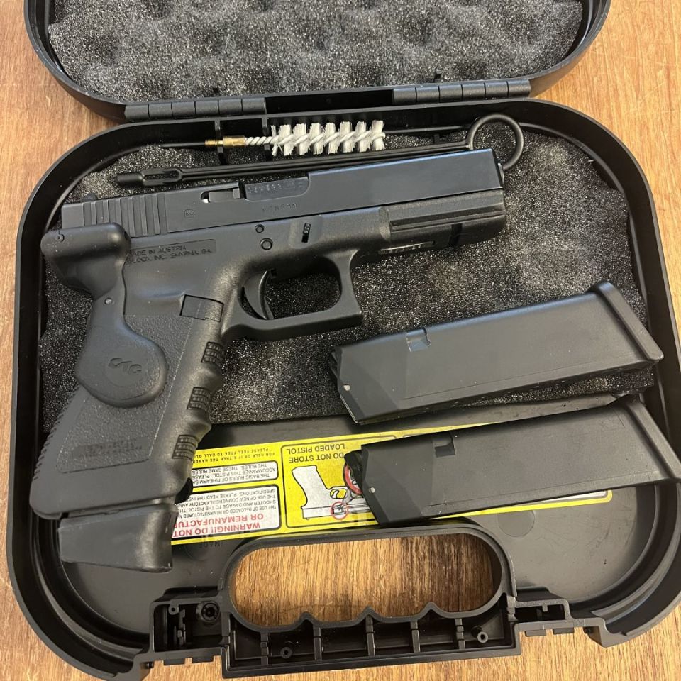 Image 2 - Glock 31 .357 Sig Early Gen