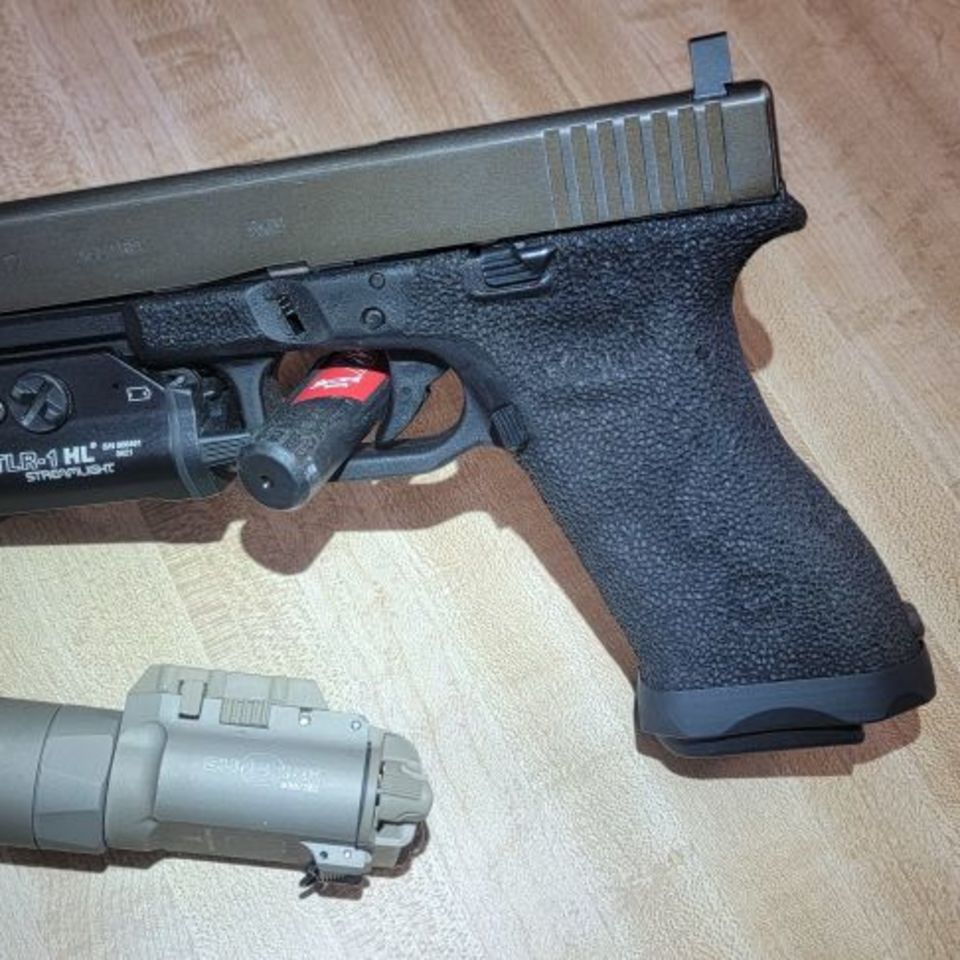 Image 2 - Gen 3 Glock 17
