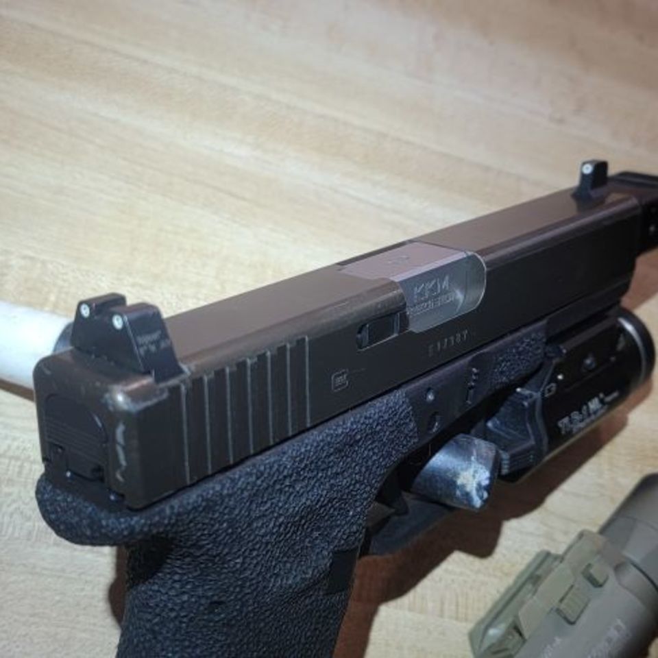 Image 3 - Gen 3 Glock 17