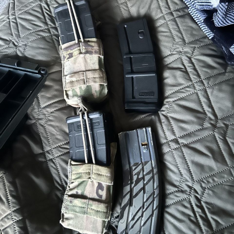 Image 1 - 6 Magazines