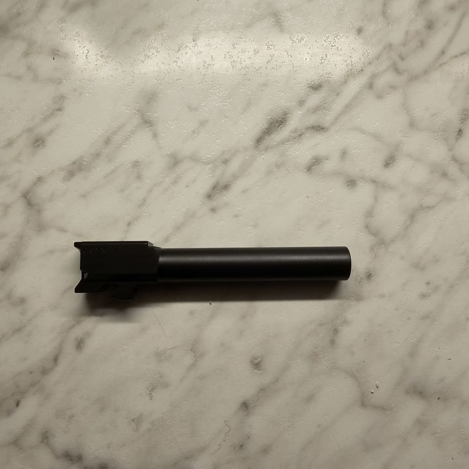 Image 2 - Gen 6 Glock 17 oem barrel