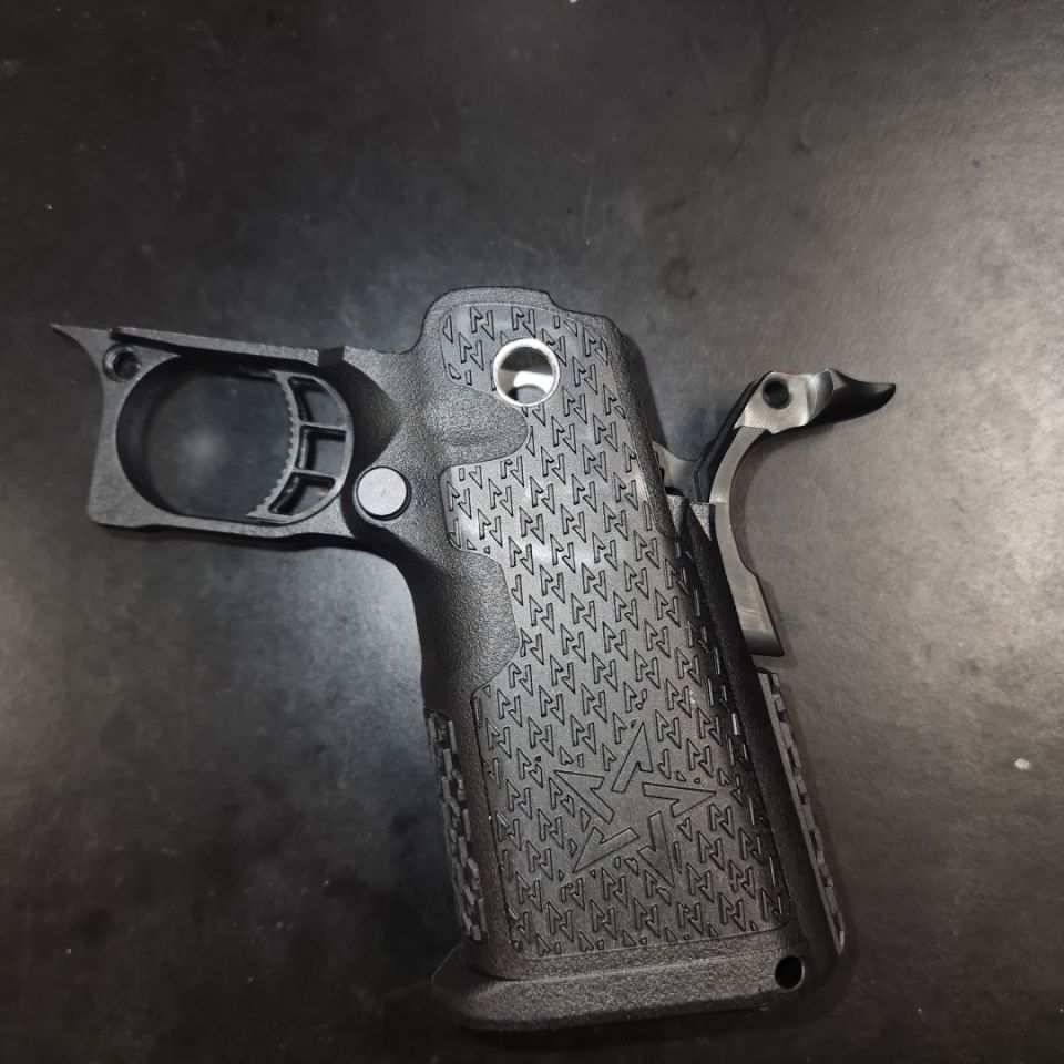 Image 2 - Staccato c2 grip