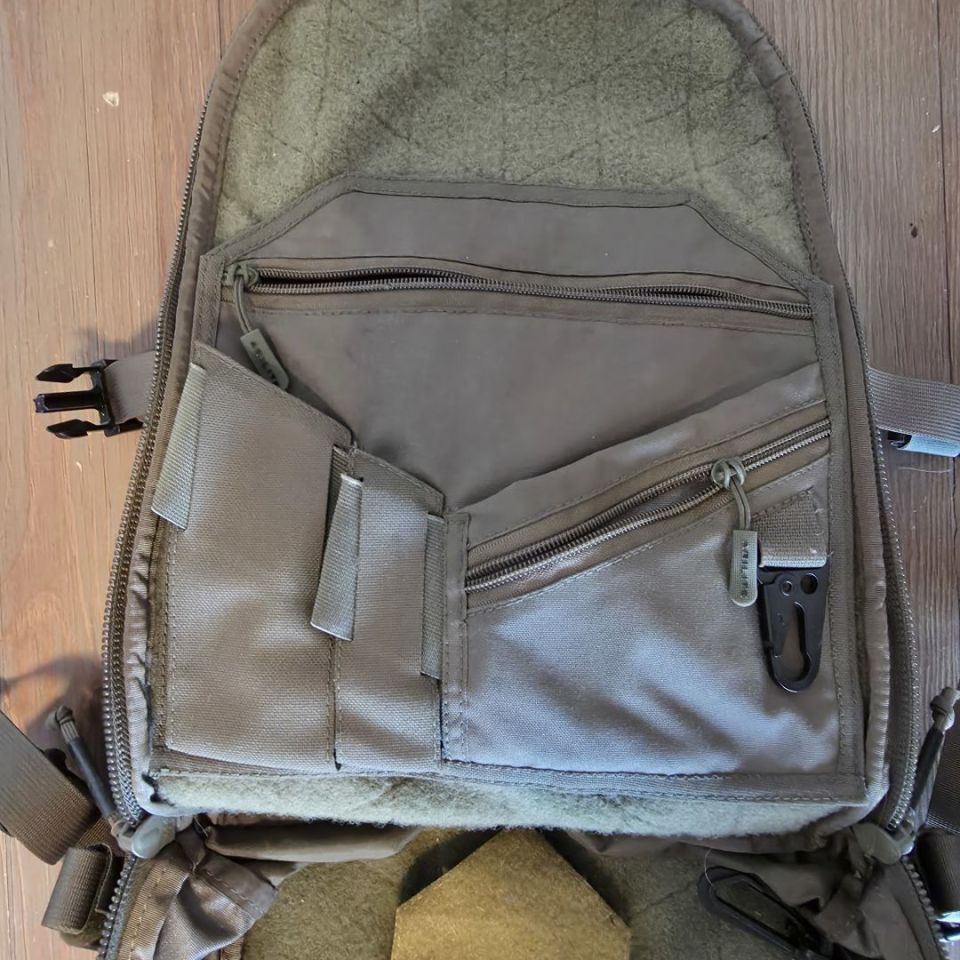 Image 4 - AMAP III, Ranger Green