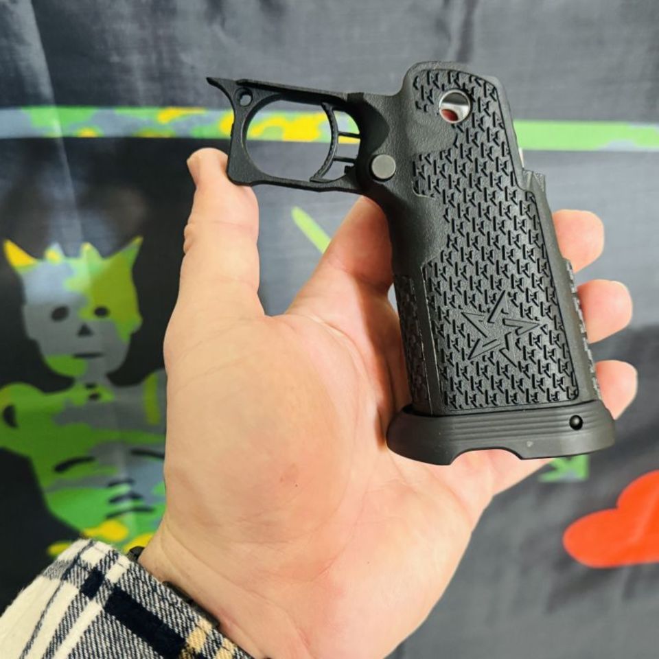 Image 2 - 2011 Staccato P & C2 Grips