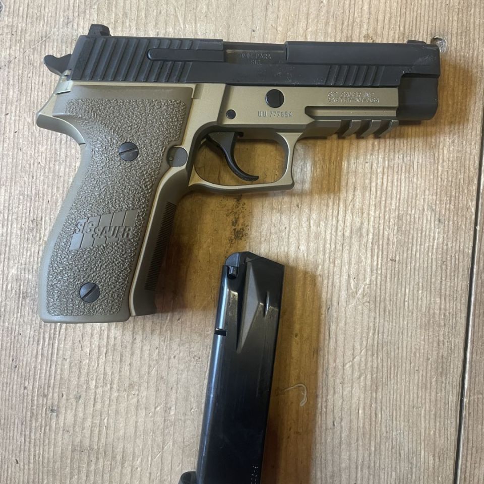 Image 2 - Sig P226 Combat