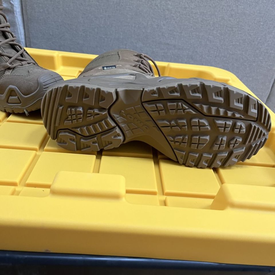 Image 2 - Like new Goretex Lowa boots 