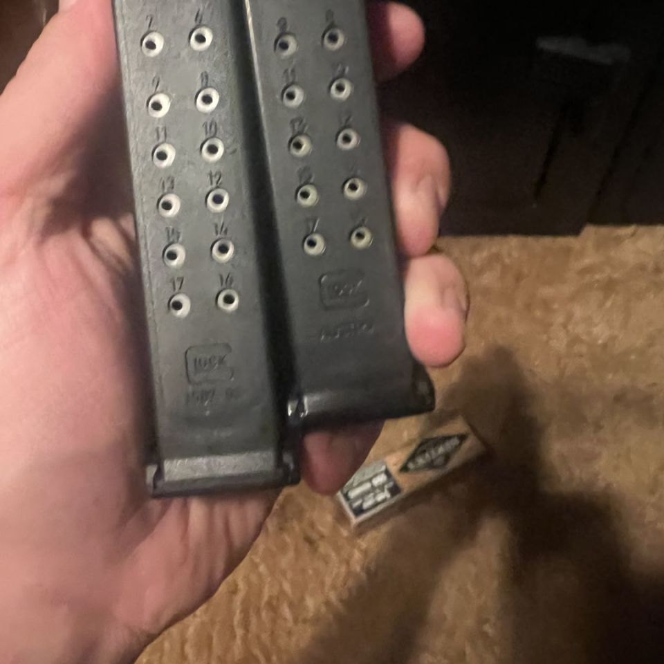 Image 1 - Glock 17 round 9mm mags 