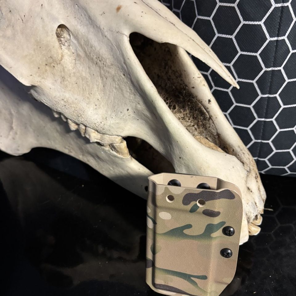 Image 2 - M&P 5.7 mag pouch KYDEX