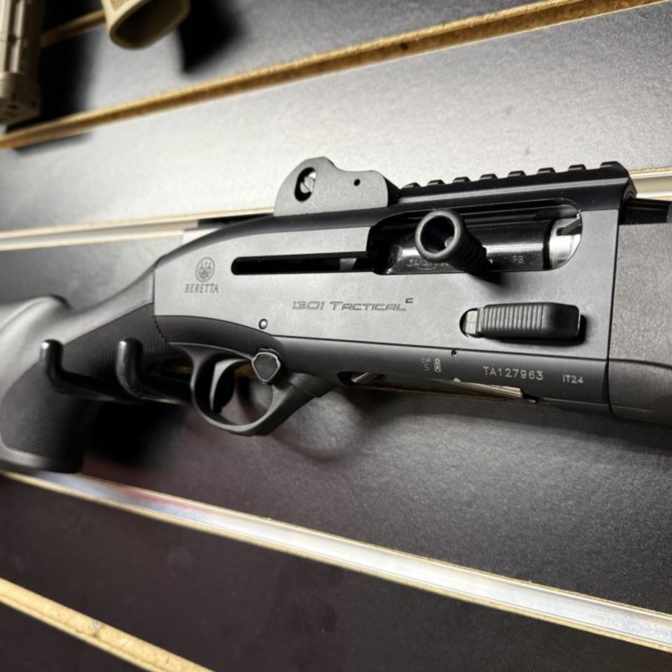 Image 2 - Beretta 1301 LE