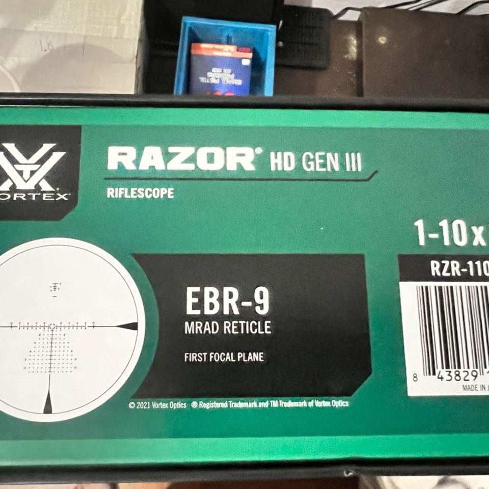 Image 5 - Razor 1-10 w/ Badger Mount