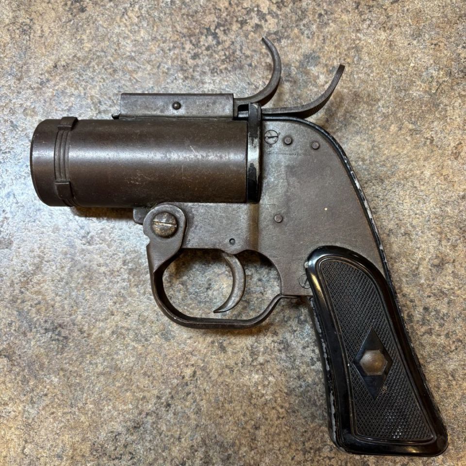 Image 1 - M-8 flare pistol 