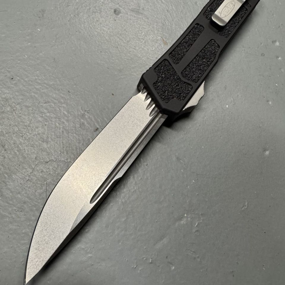 Image 2 - Microtech Scarab ll Like New