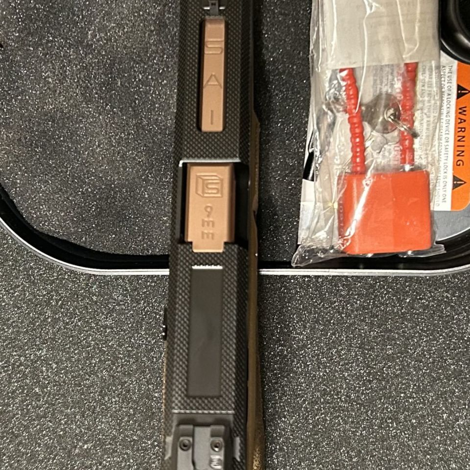 Image 3 - Salient Arms Glock 19