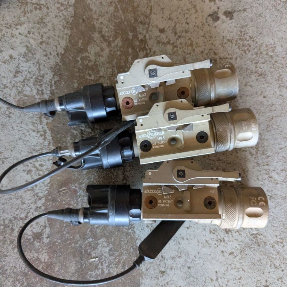 Image 4 - Surefire M952V flashlight