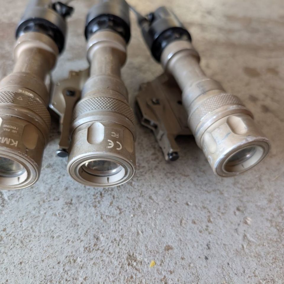 Image 2 - Surefire M952V flashlight