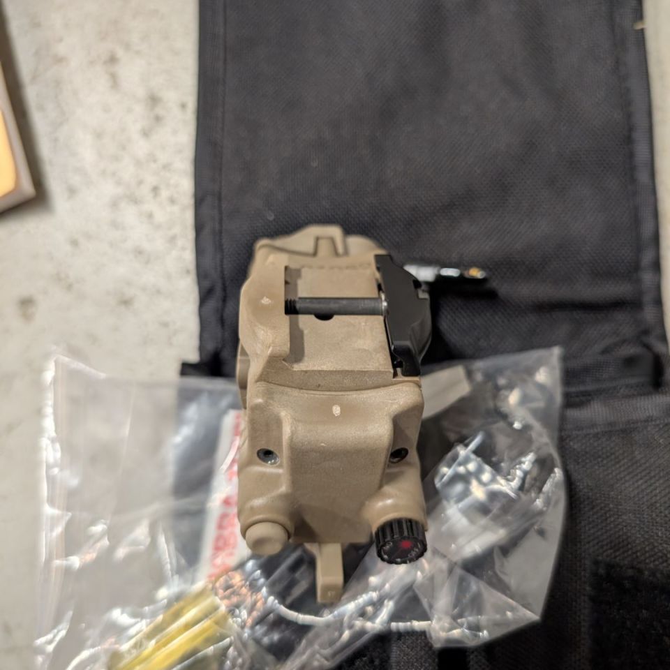 Image 3 - Insight AN/PEQ14 light