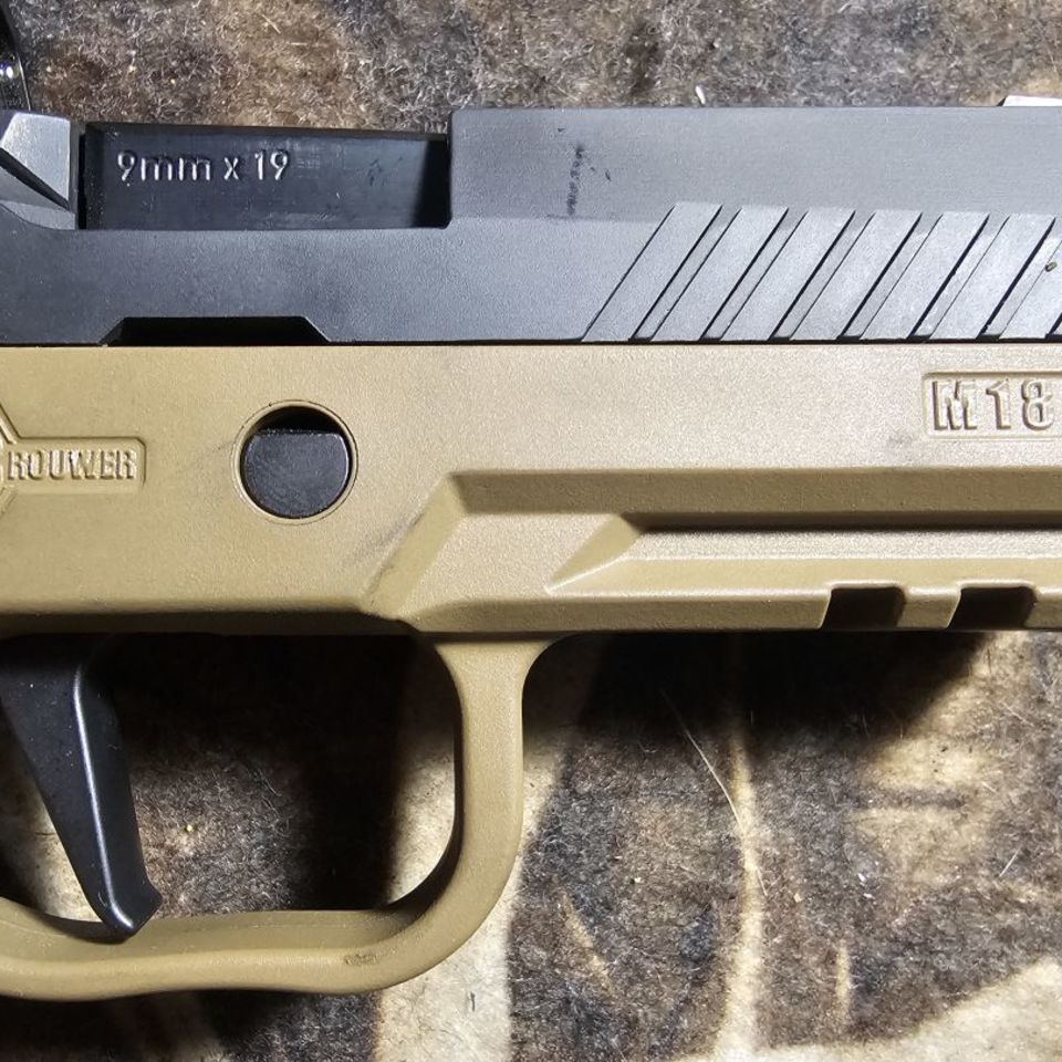 Image 4 - Sig 320 Compact