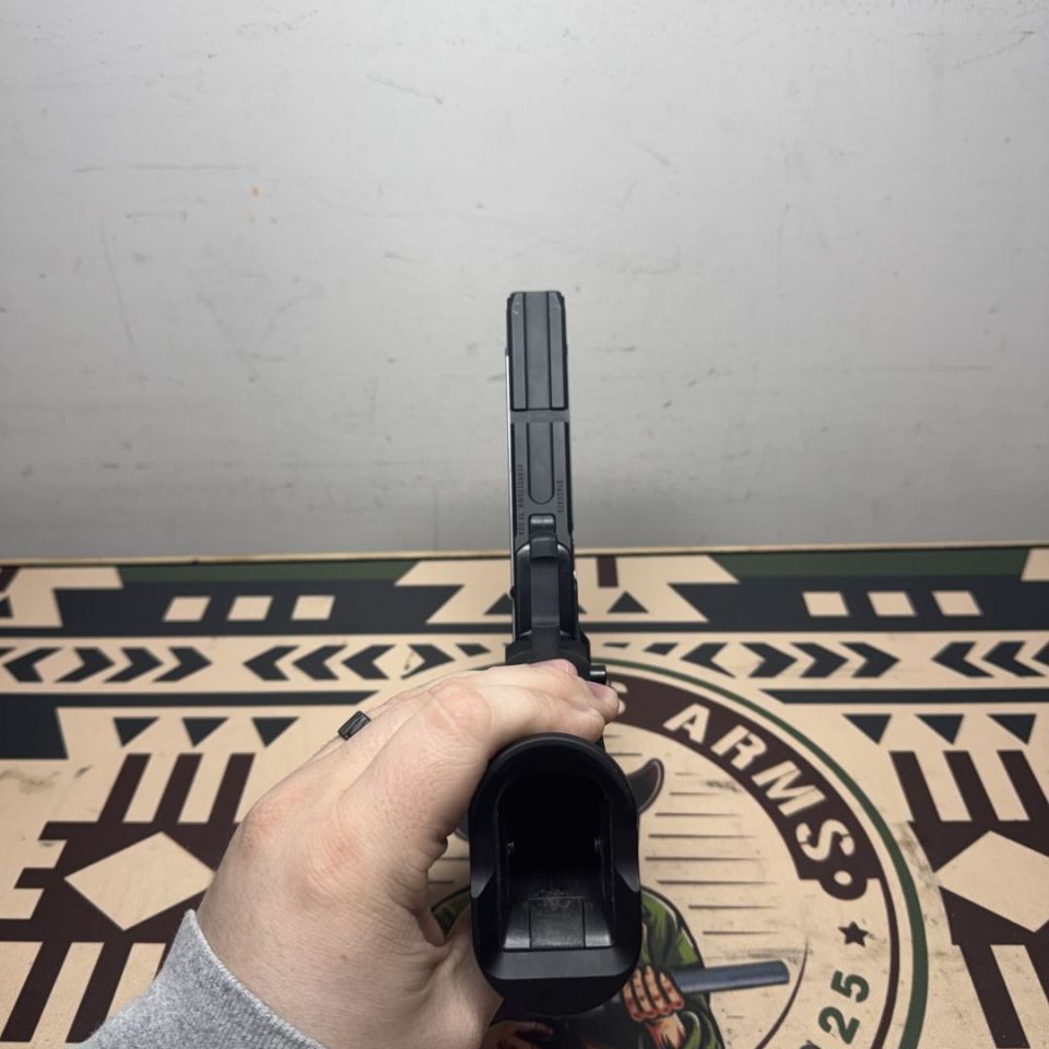 Image 5 - Staccato XC Tuxedo