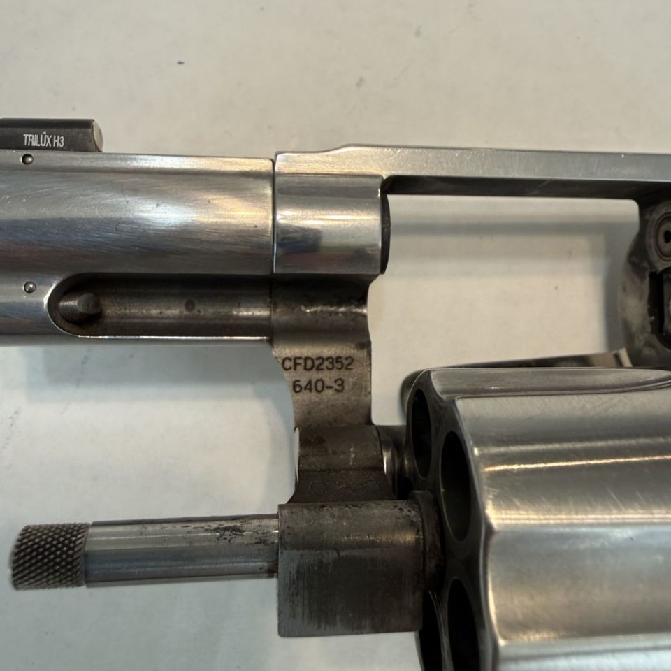 Image 5 - Smith & Wesson 640-3