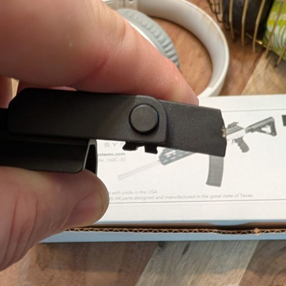 Image 2 - Saiga 12 TWS Dogleg Gen 3 rail