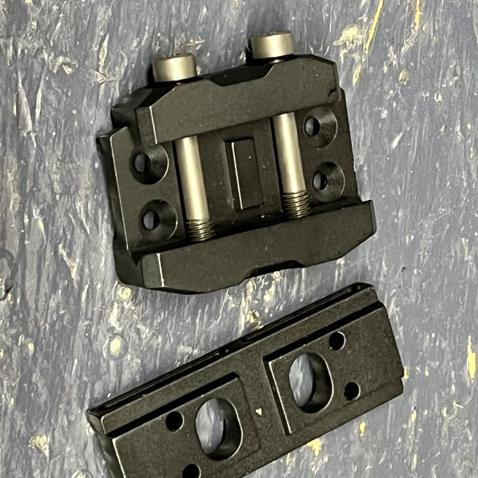 Image 3 - Swampfox picatinny mount. 