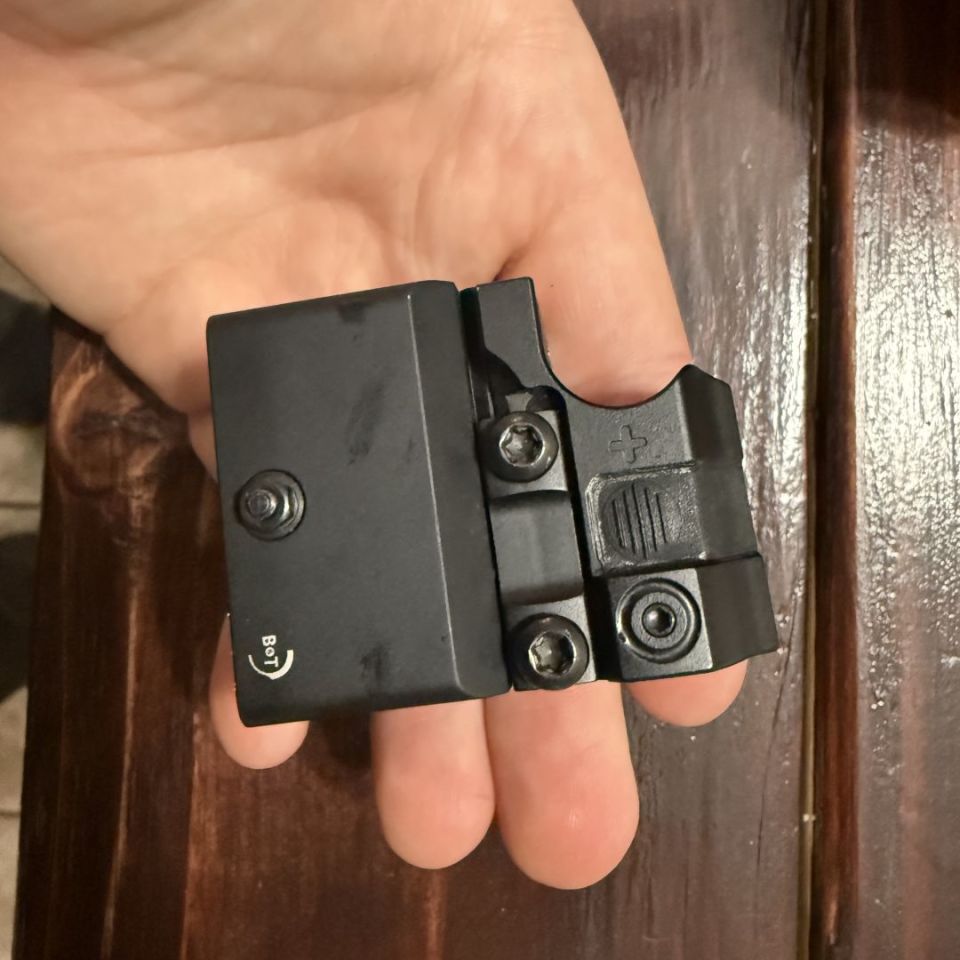 Image 4 - Aimpoint nano 