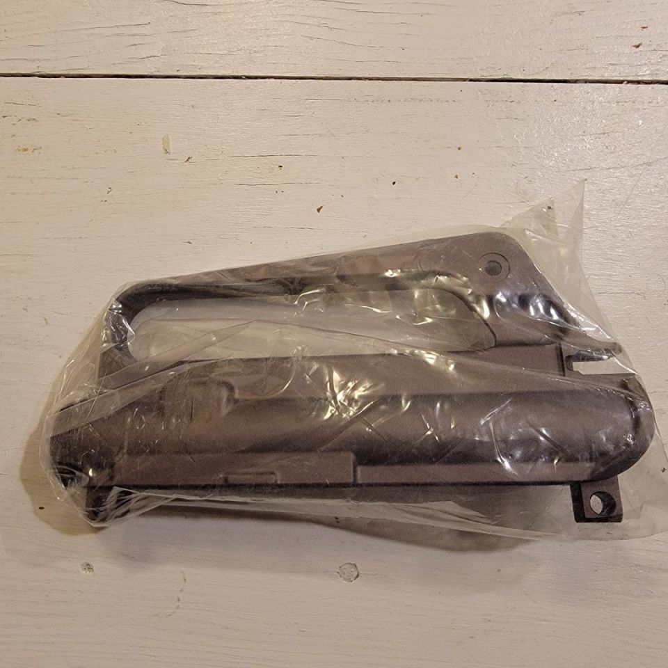 Image 2 - Luth carry handle upper