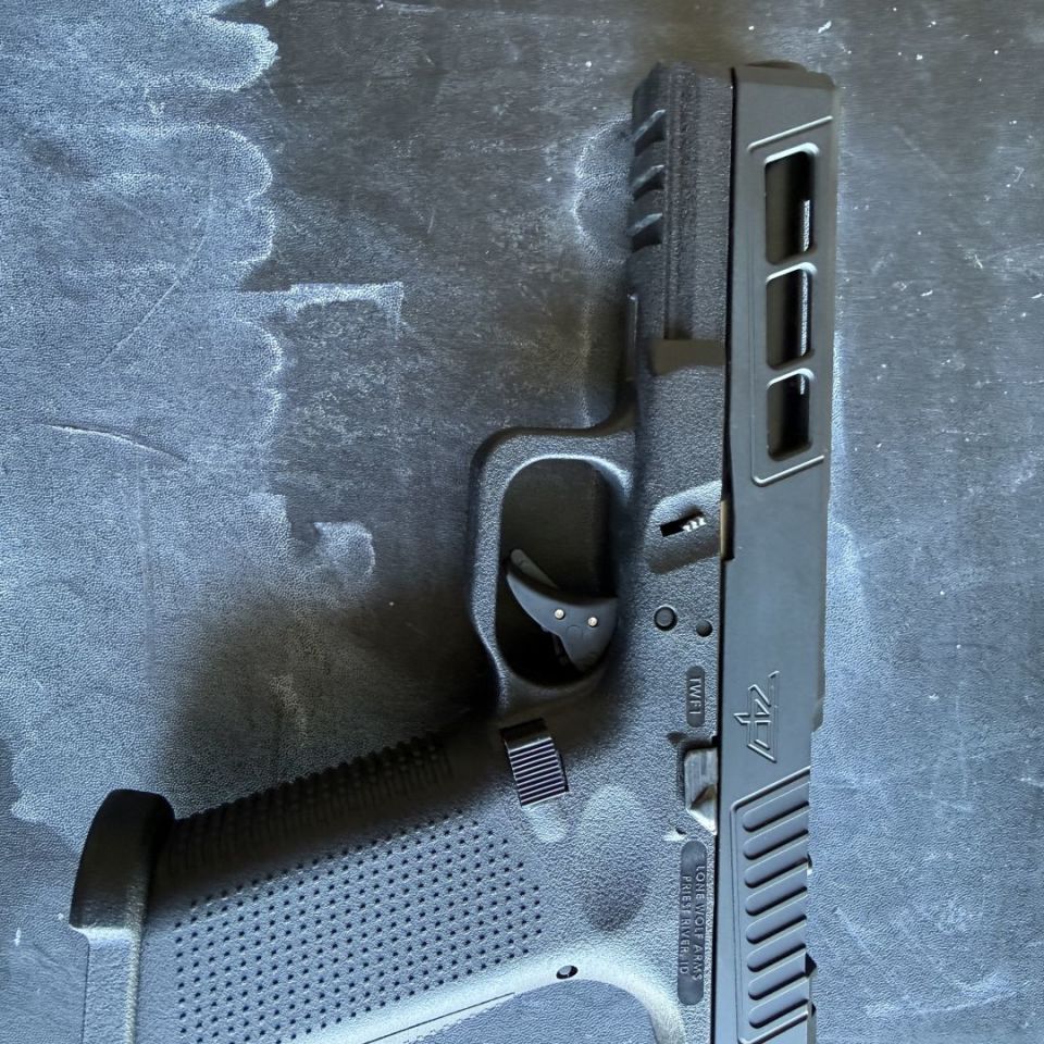 Image 2 - Glock 17 Gen 4 Zaffari LWA
