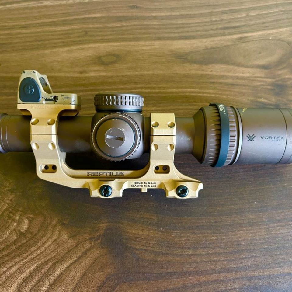 Image 2 - Razor 1-6 with RMR 06