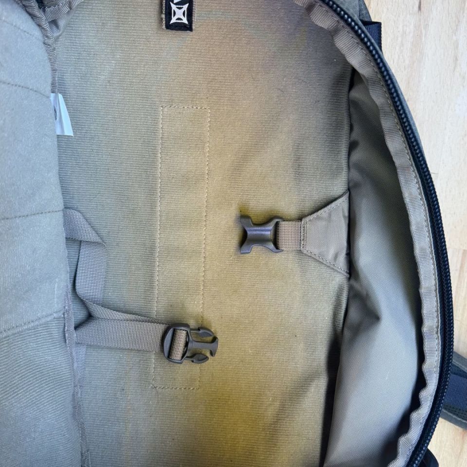 Image 3 - Vertx Sling bag