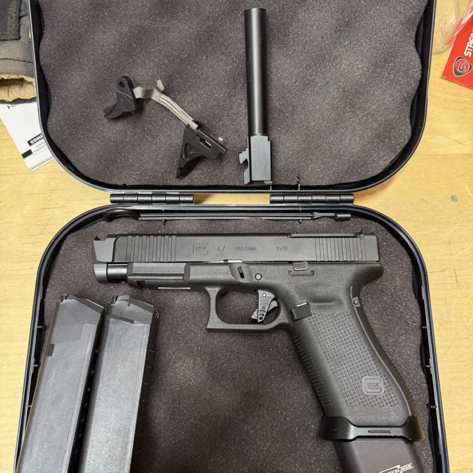 Image 1 - Glock 47 with accessories 