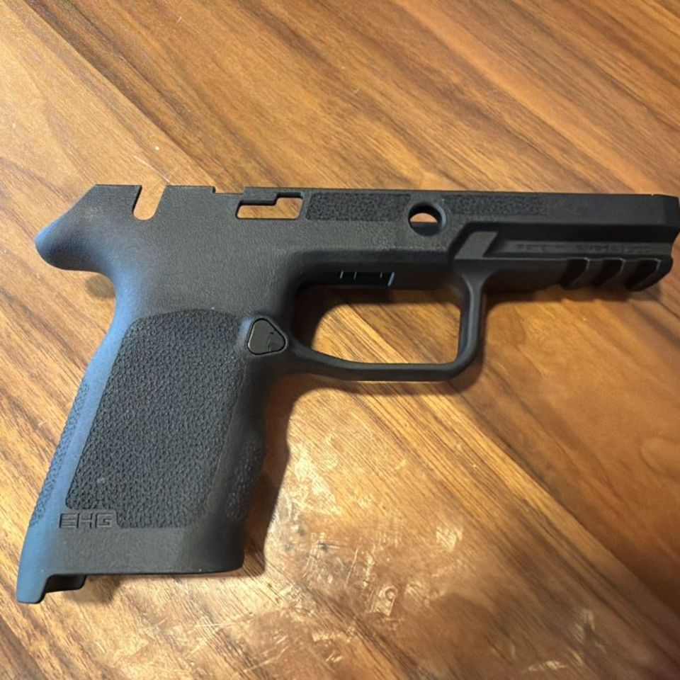 Image 2 - Magpul P320 EHG SG9 Grip 