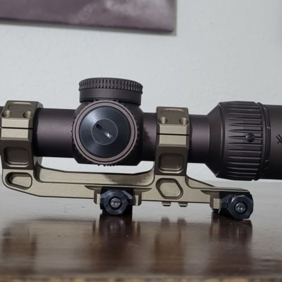 Image 3 - Vortex Razor 1-6 W/Mount