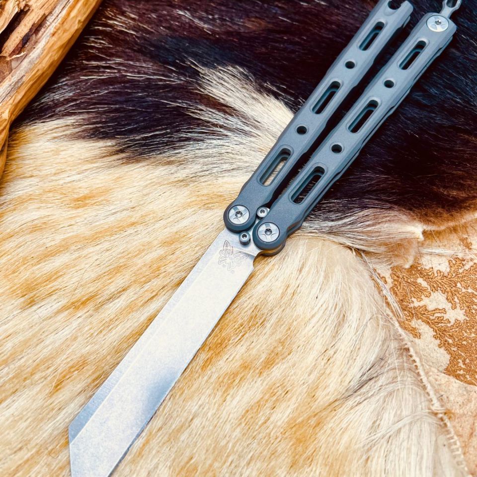 Image 2 - High end Balisongs