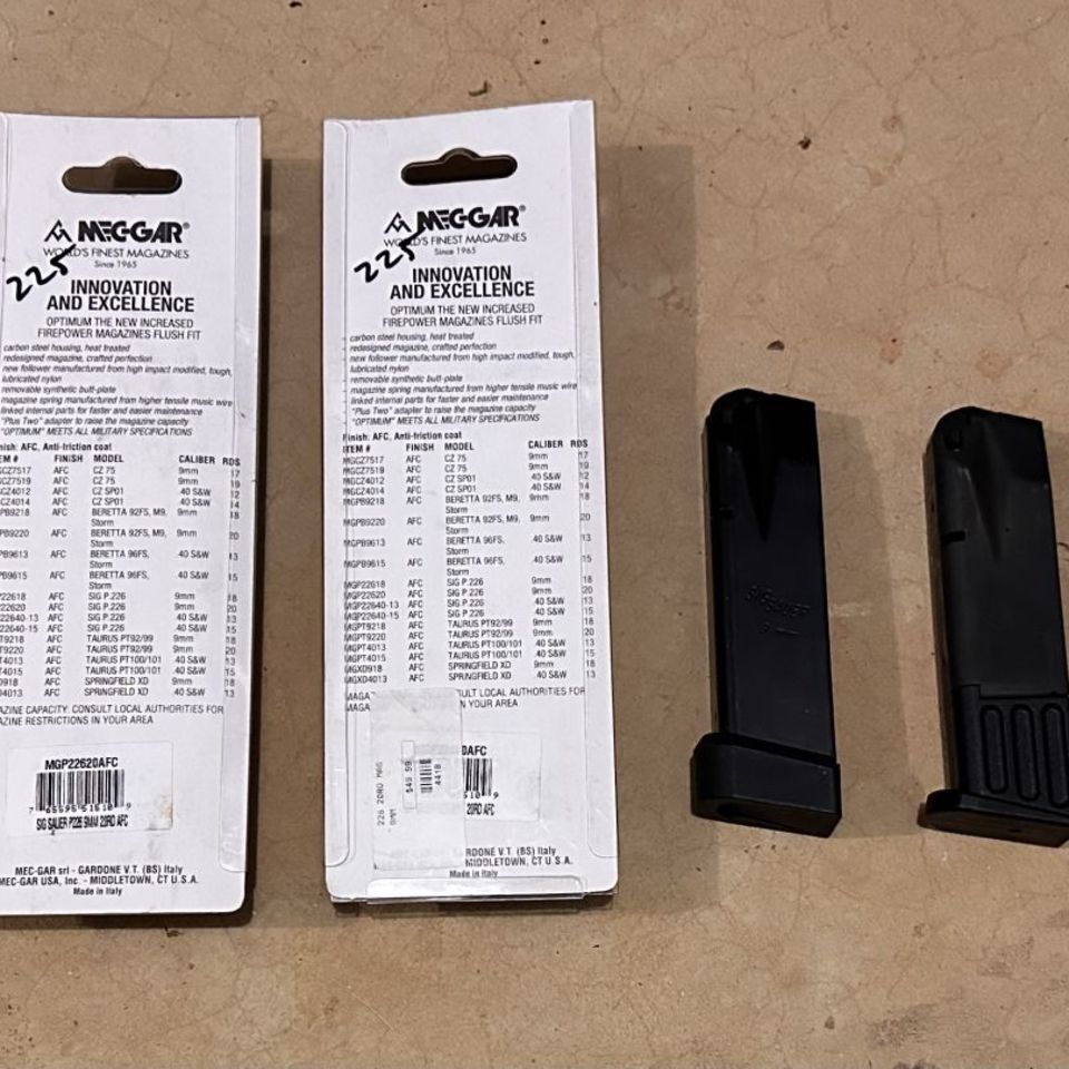 Image 2 - SIG P226 9mm Mags Mec-Gar
