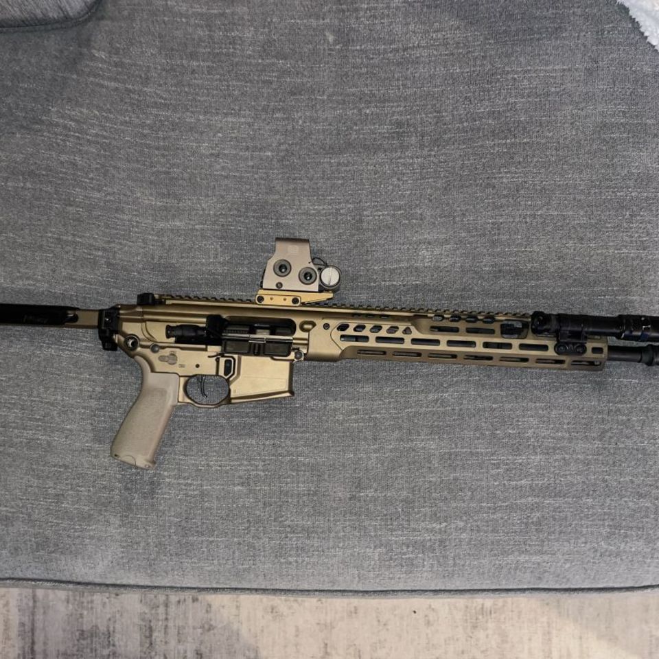 Image 1 - 16in spear LT 