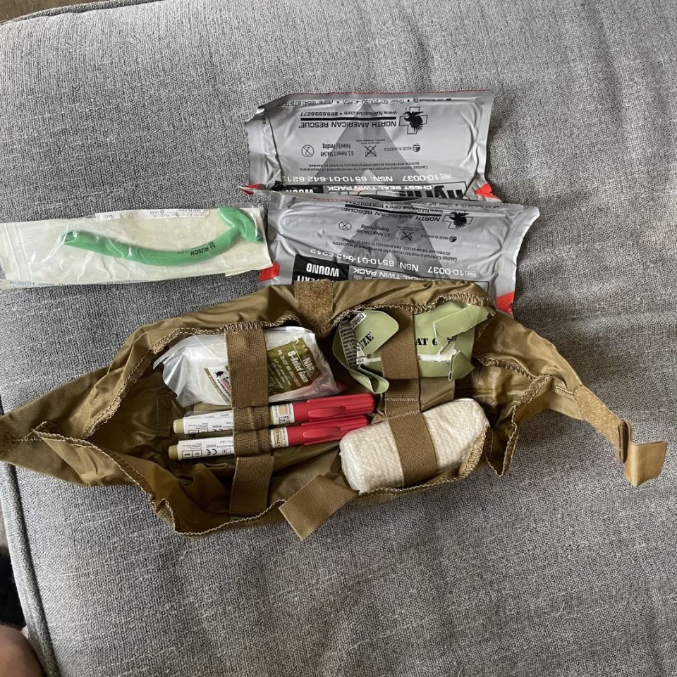 Image 3 - Ferro gear