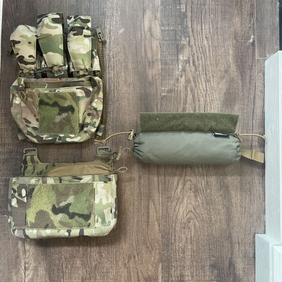 Image 1 - Ferro gear