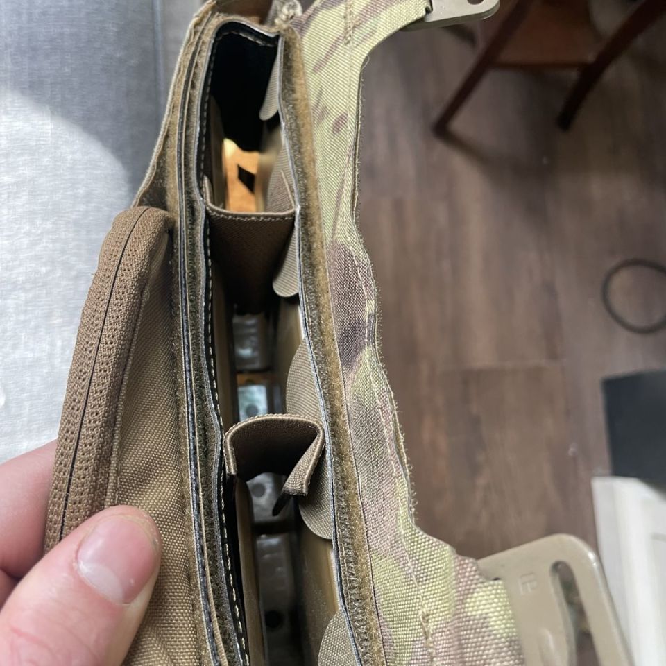 Image 2 - Ferro gear