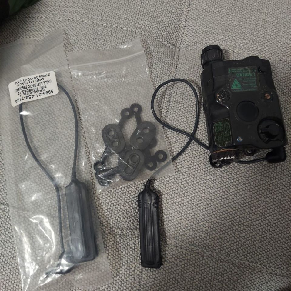 Image 2 - WTT FP PEQ15 with accessories 