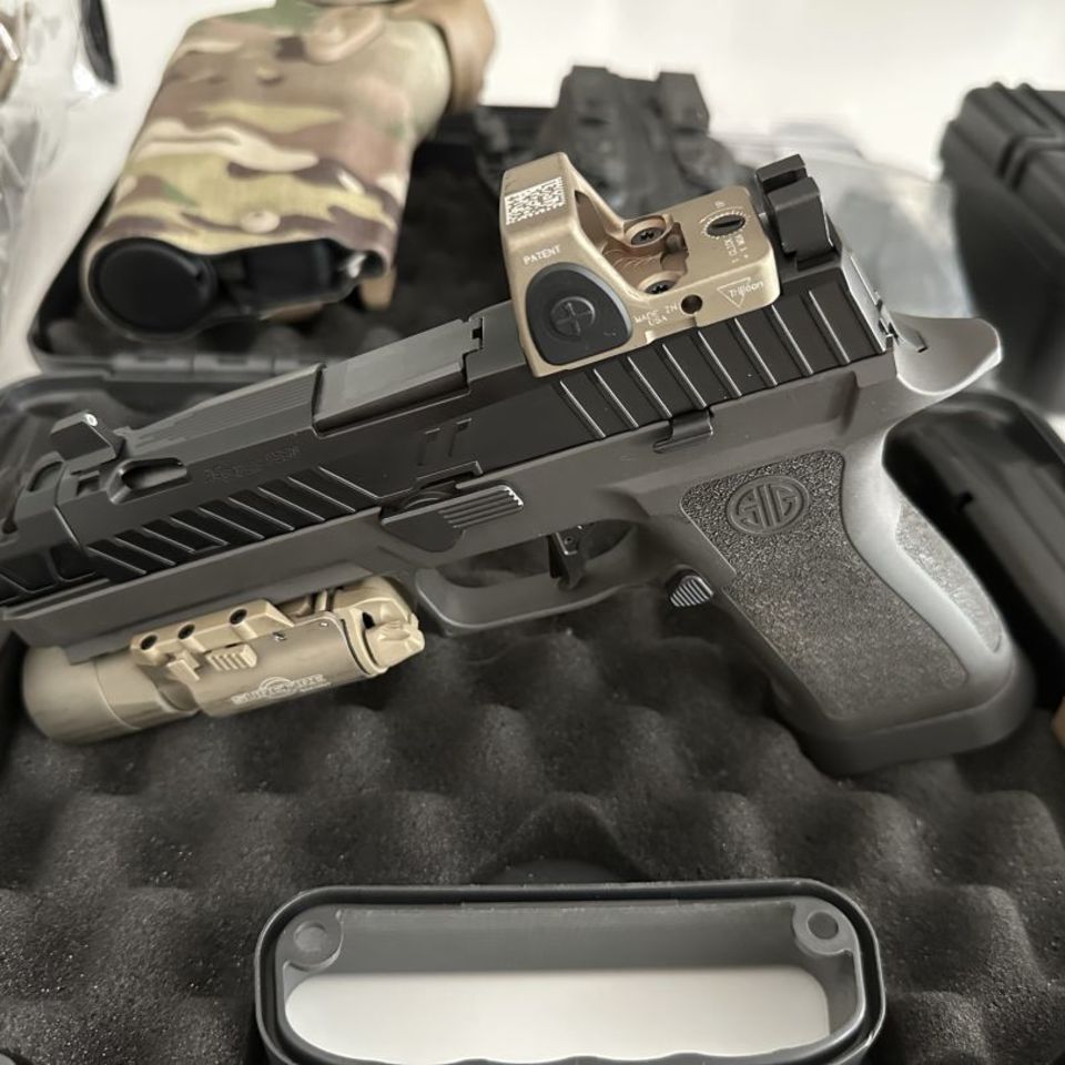 Image 3 - [Custom] Sig Sauer P320