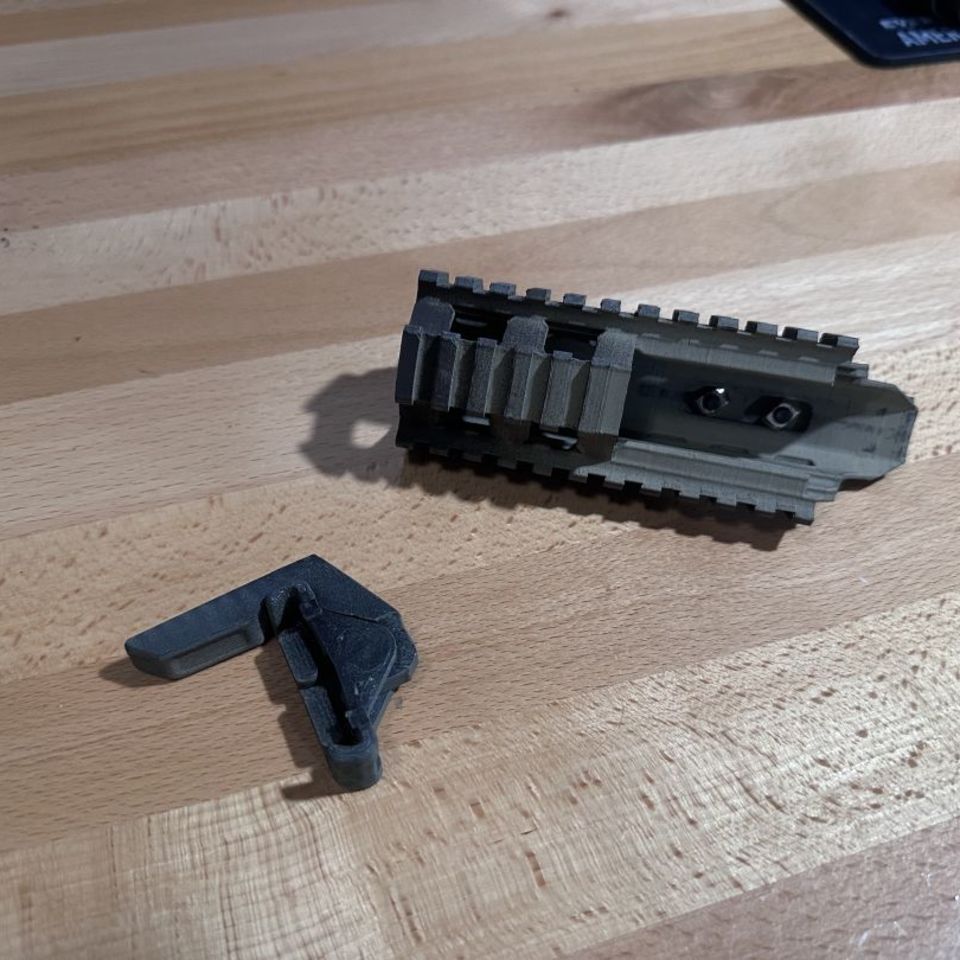 Image 4 - Cp33 Charging handle & rail