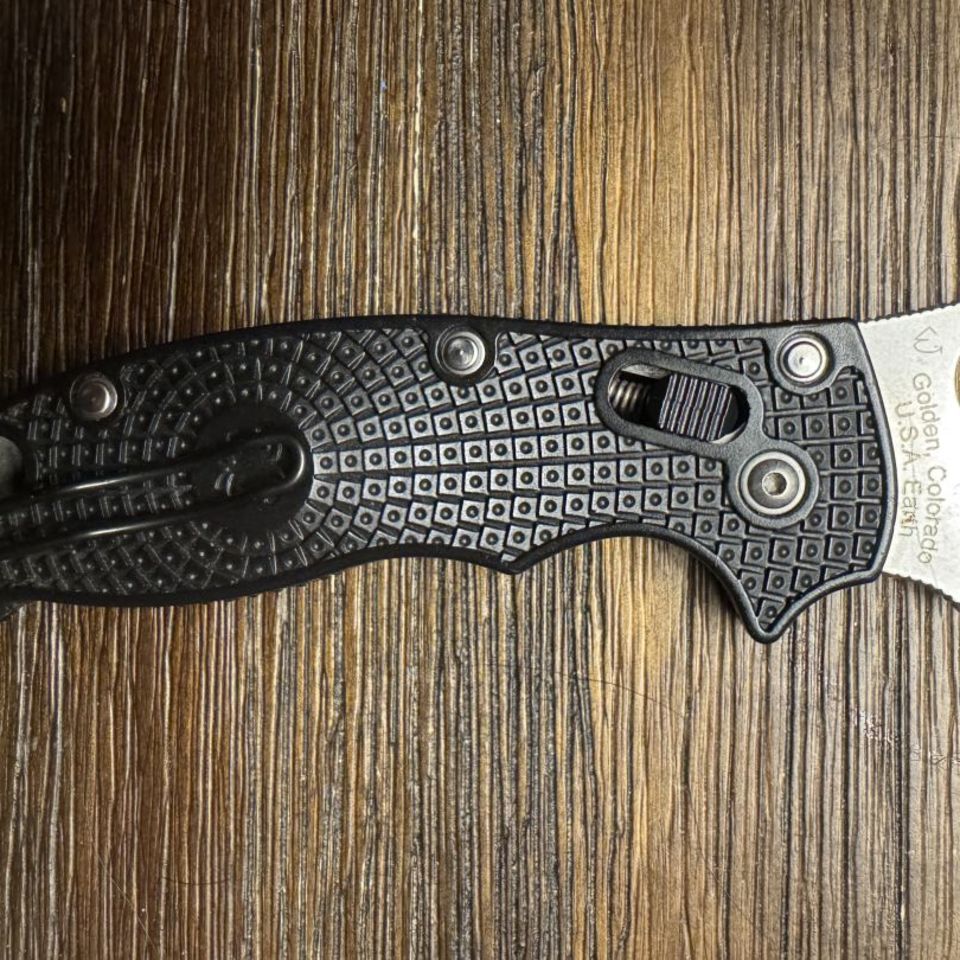Image 4 - Spyderco Manix 2