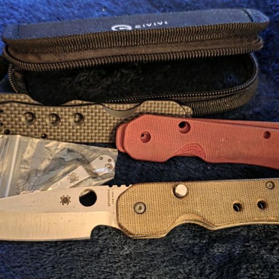 Image 2 - Spyderco delica 4 damascus 